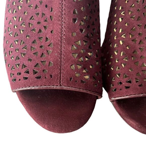 Violet and Red laser cut wedge Style: Sasha new with tags, size 8M - Picture 8 of 15